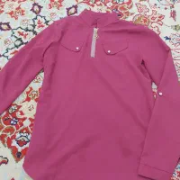 تعدادی لباس و مانتو و کفش و لباس بچه