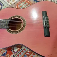 گیتار دیاموند رنگ سوسنی طرح یاماها c۴۰