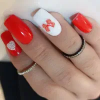 خدمات ناخن و اپیلاسیون و پیرسینگ