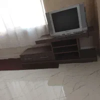 تلوزیون  با میز