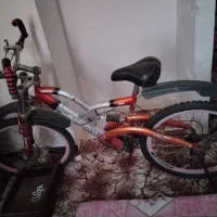 یک عدد دوچرخه ۲۶کمری و۱۶