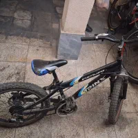 دوچرخه مشکی رنگه ترمز دیسک ۵۳۰۰۰۰۰ دنده ای