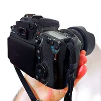 دوبین عکاسی وفیلم برداری کنون70D