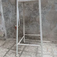 چهار پایه آهنی