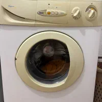 لباسشویی سالم و در حال کار