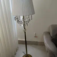 آباژور ایستاده و شمعدان