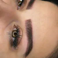 میکروبلیدینگ ابرو به روش روسی و اروپایی