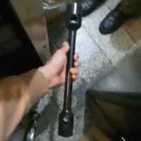 پخش انواع تایلیور و آچار چرخ ماشین های سنگین