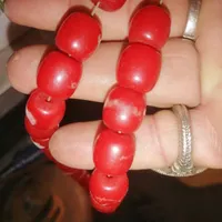 تعدادی انگشتر و ساعت خودکار و سنگها ی قدیمی تسبیح