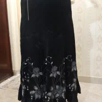 تعدادی مانتو و دامن زنانه نو مناسب سایز ۴۶و ۴۸