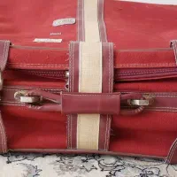 چمدان قدیمی و نوستالژی زرشکی