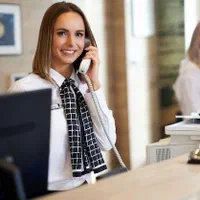 منشی خانم برای آموزشگاه