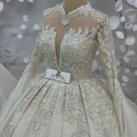 مزون لباس عروس|لباس|اصفهان, تخت فولاد|دیوار