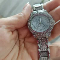 ساعت نگین دار