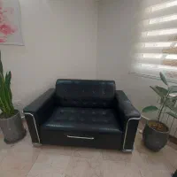 مبل نیم ست اداری چرم مشکی بهمراه جلو مبلی