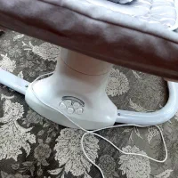 گهواره برقی ماستلا فلش خور بلوتوث دار باتری خور|تخت و صندلی بچه|کرج, گلشهر|دیوار