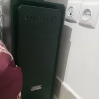 کیس و مانیتور
