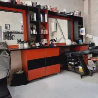 2عدد کمد ارایشگاهی همراه با اینه بزرگ