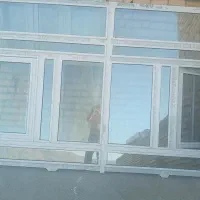 فروش پنجره آلومینیومی دو جداره سالم ۲/۹۴×۲/۱۴