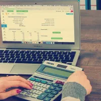 حسابدار خانم