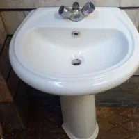 روشویی همراه با شیر