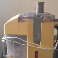آبمیوه گیر