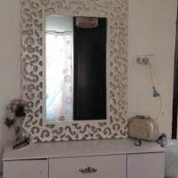 تخت خواب و میز وایینه|تخت و سرویس خواب|صومعه‌سرا, |دیوار