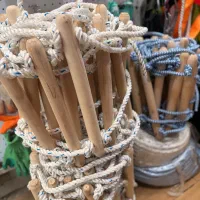 نردبان طنابی با پله های چوبی