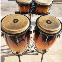 تومبا ماینل دولنگه به همراه بانگو سری هدلاینر اصلی