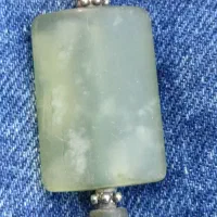 گردنبند اویز سنگی قدیمی دستساز بسیار کلکسیونی