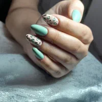 ارائه خدمات ناخن