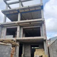 ساختمان 4طبقه سفت کاری شده