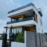 ویلایی-لوکس-با-طراحی-مدرن-و-متریال-تک-قیمت-مناسب