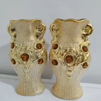 تعدادی مجسمه ودکوری|مجسمه، تندیس، ماکت|میانه, |دیوار