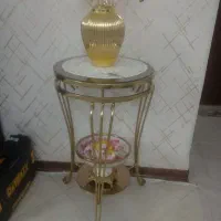 میز کنار سالنی