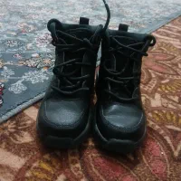 کتونی  نیم بوت  شماره ی ۲۸  ۳۰۰ هزار