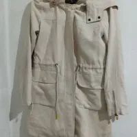 چند عدد پالتو و بارونی