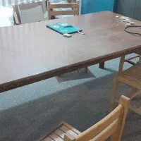 یک  عدد میز غذاخوری