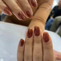 کاشت و ترمیم ناخن فقط هزینه مواد گرفته میشه|خدمات آرایشگری و زیبایی|رشت, گیل|دیوار