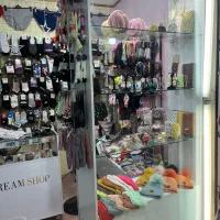 یک عدد پیشخوان شیشه ای و یک عدد ویترین طبقاتی|فروشگاه و مغازه|رامسر, |دیوار