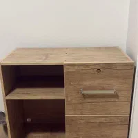 میز و فایل اداری