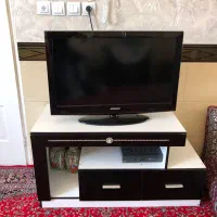تلویزیون ۳۲ اینچ سامسونگ با میز