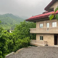 ویلا دربست کنار رودخانه با منظره جنگلی