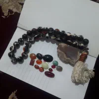 ۱۳ عدد نگین عتیقه و قدیمی و تسبیح و سنگ قیمتی