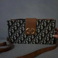 تعدادی کیف|کیف، کفش، کمربند|تبریز, |دیوار