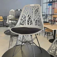 میز و صندلی شاخ و برگی