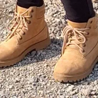 پوتین و کتونی فروشی