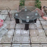 یکعددمیزگرددوطبقه جلومبلی سالم