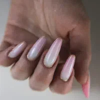 خدمات تخصصی کاشت و ترمیم ناخن