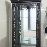 ساعت ایستاده و بوفه